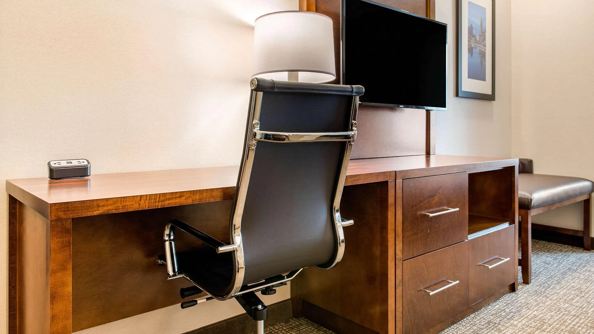*** Otel Comfort Suites Columbus Airport ABD