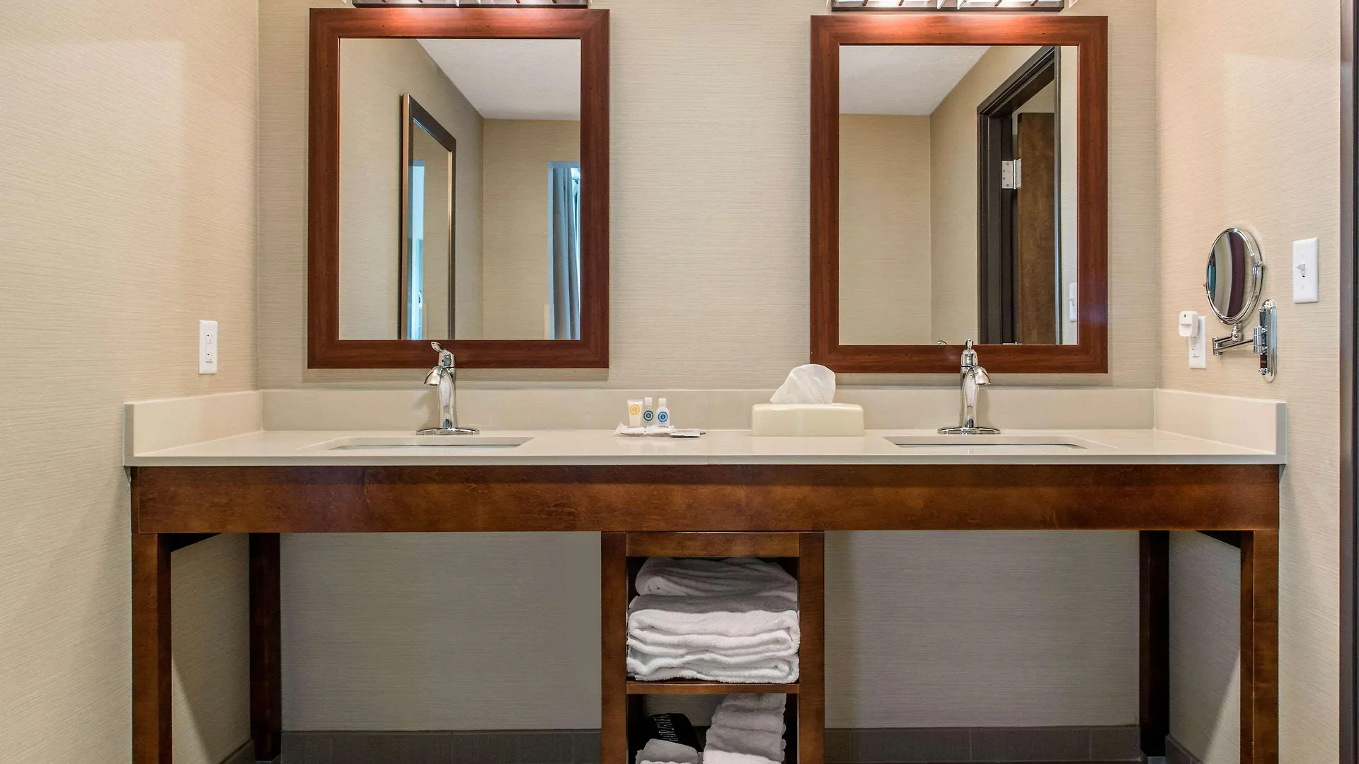 Comfort Suites Columbus Airport ABD