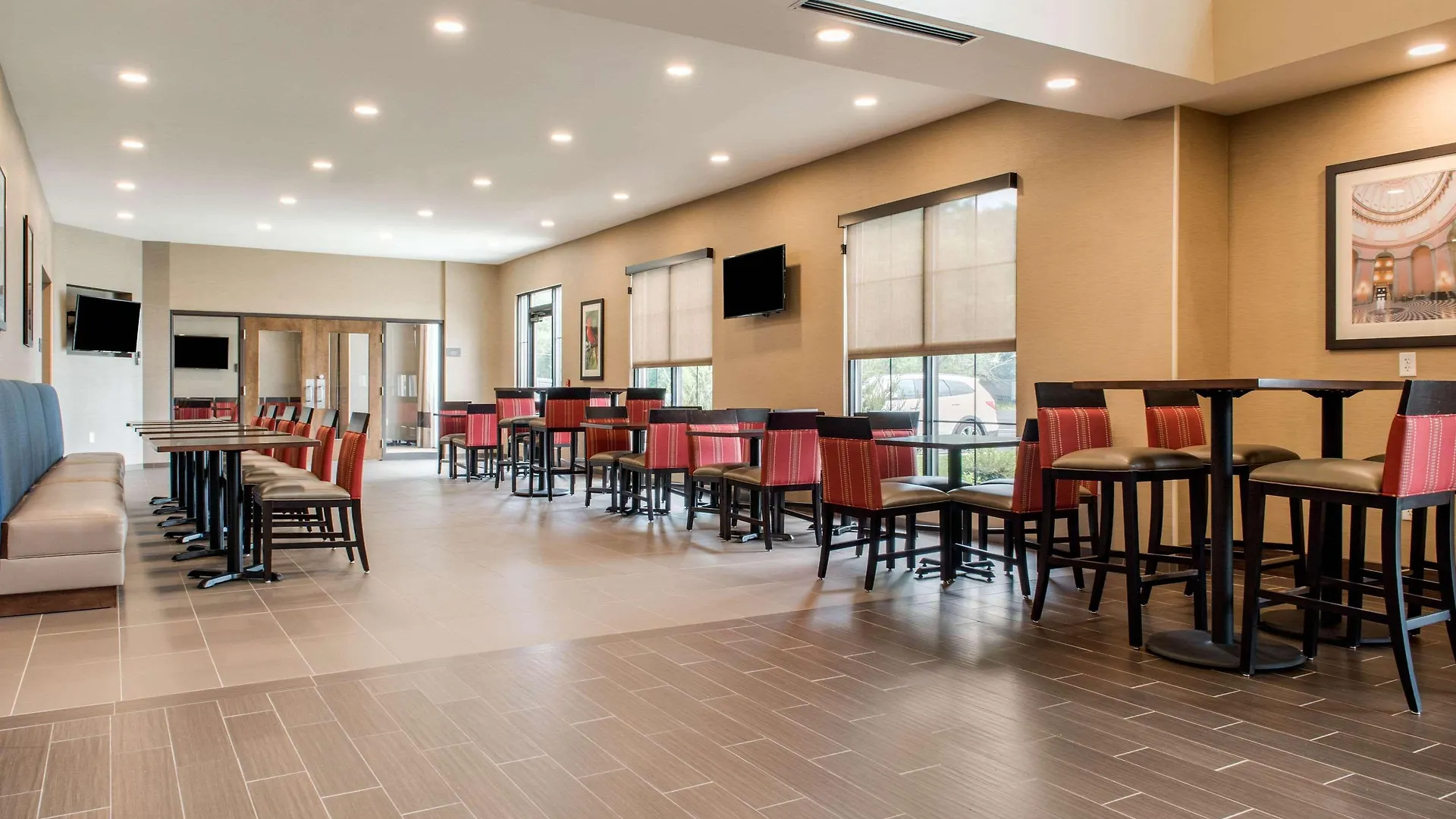 Comfort Suites Columbus Airport Otel