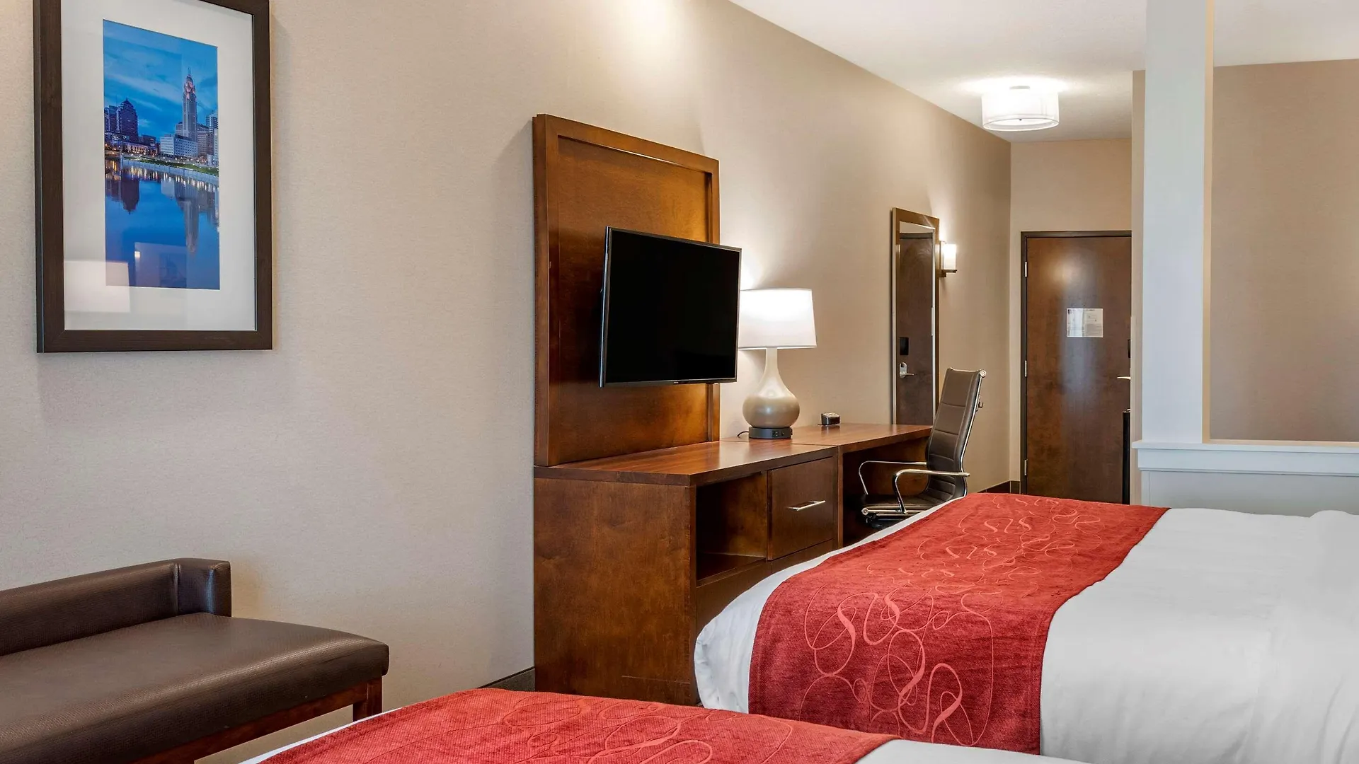Hotel Comfort Suites Columbus Airport
