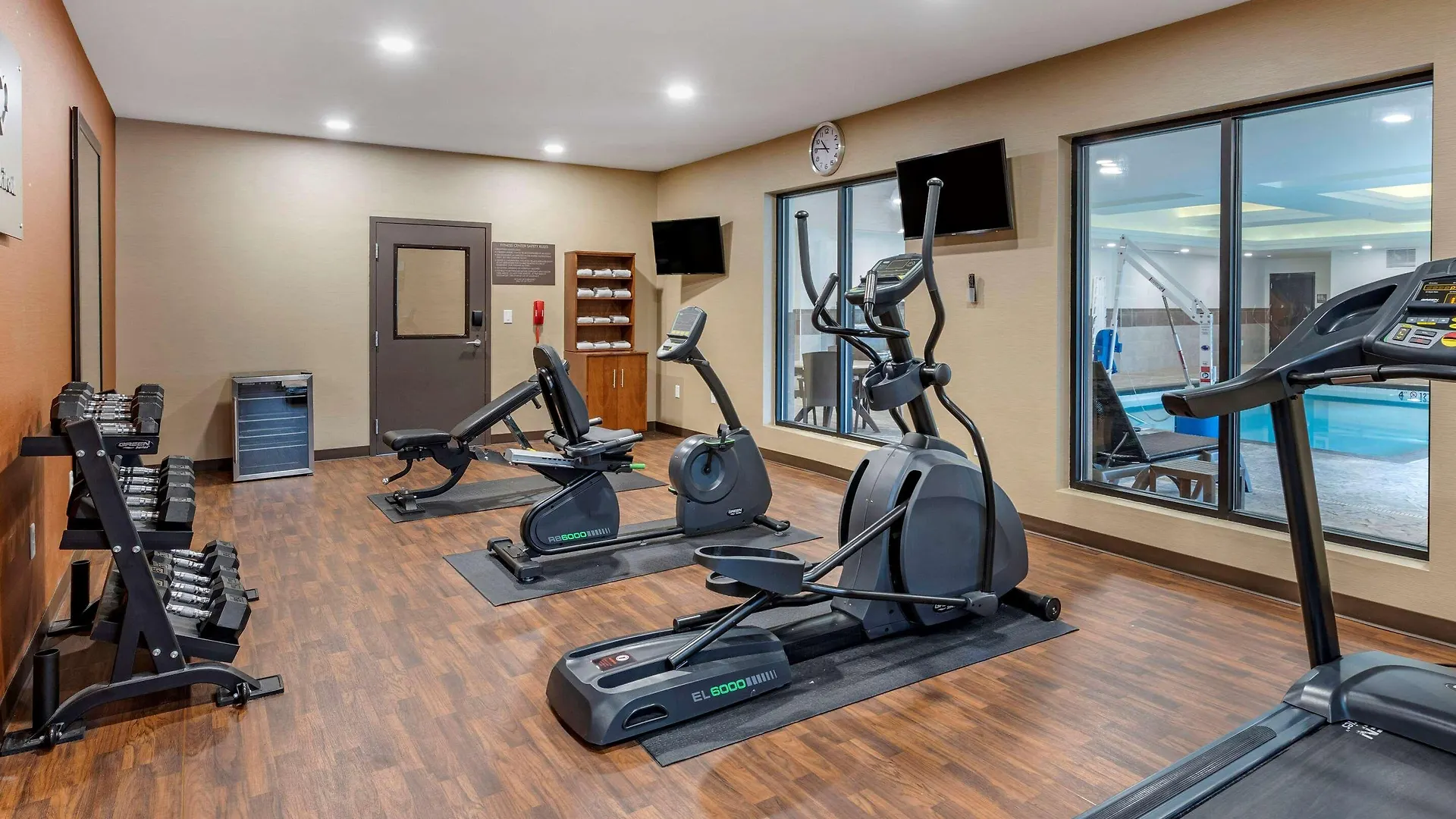 Hotel Comfort Suites Columbus Airport