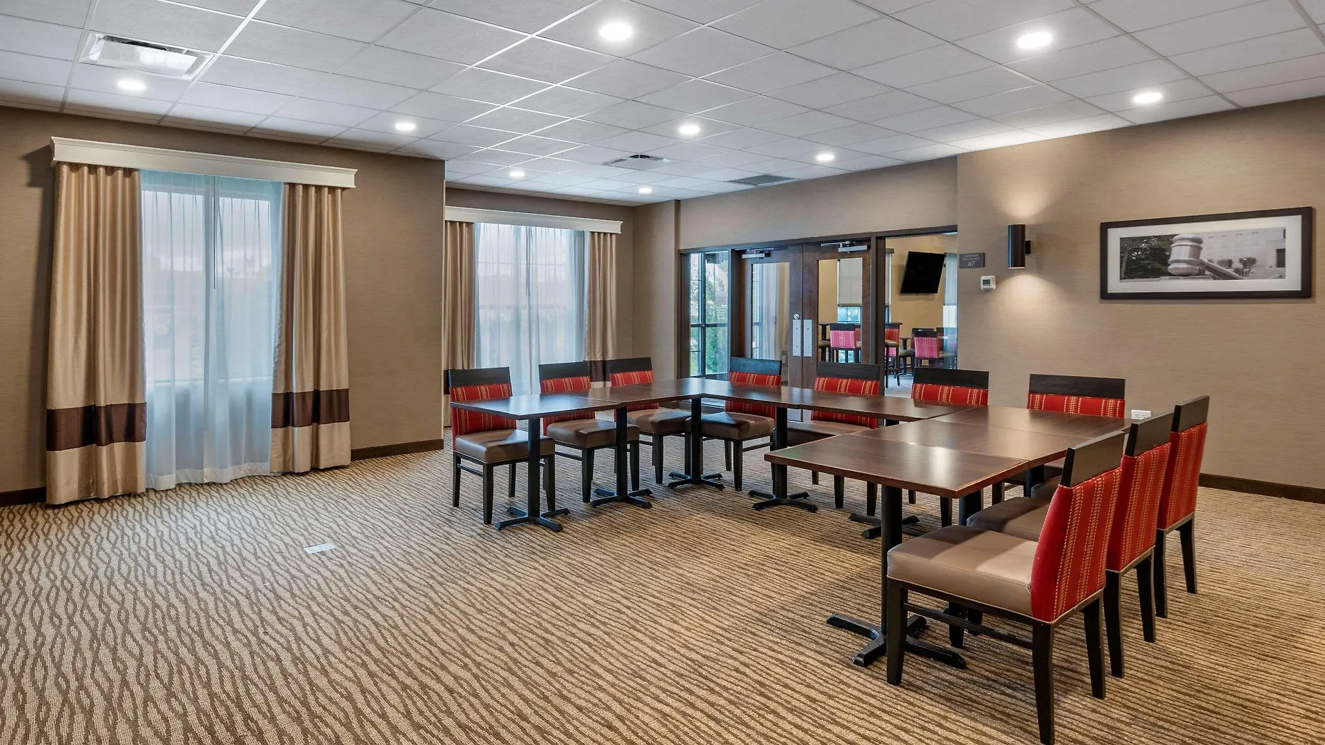 Hotel Comfort Suites Columbus Airport